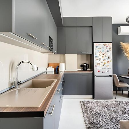 Elegant, Modern & Spacious Apartment In Thessaloniki With Balcony Esterno foto