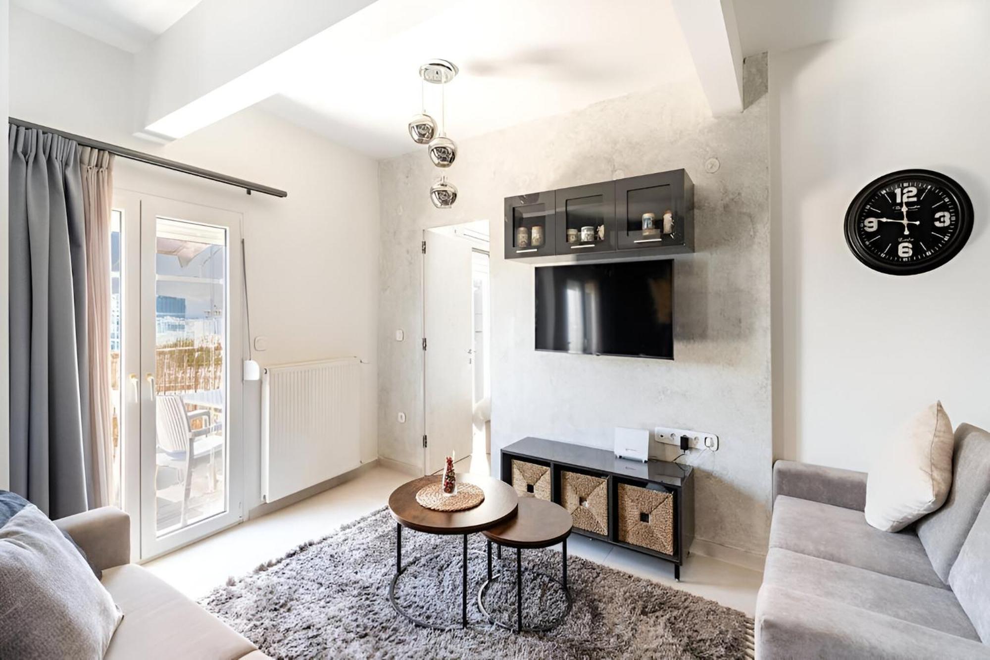 Elegant, Modern & Spacious Apartment In Thessaloniki With Balcony Esterno foto