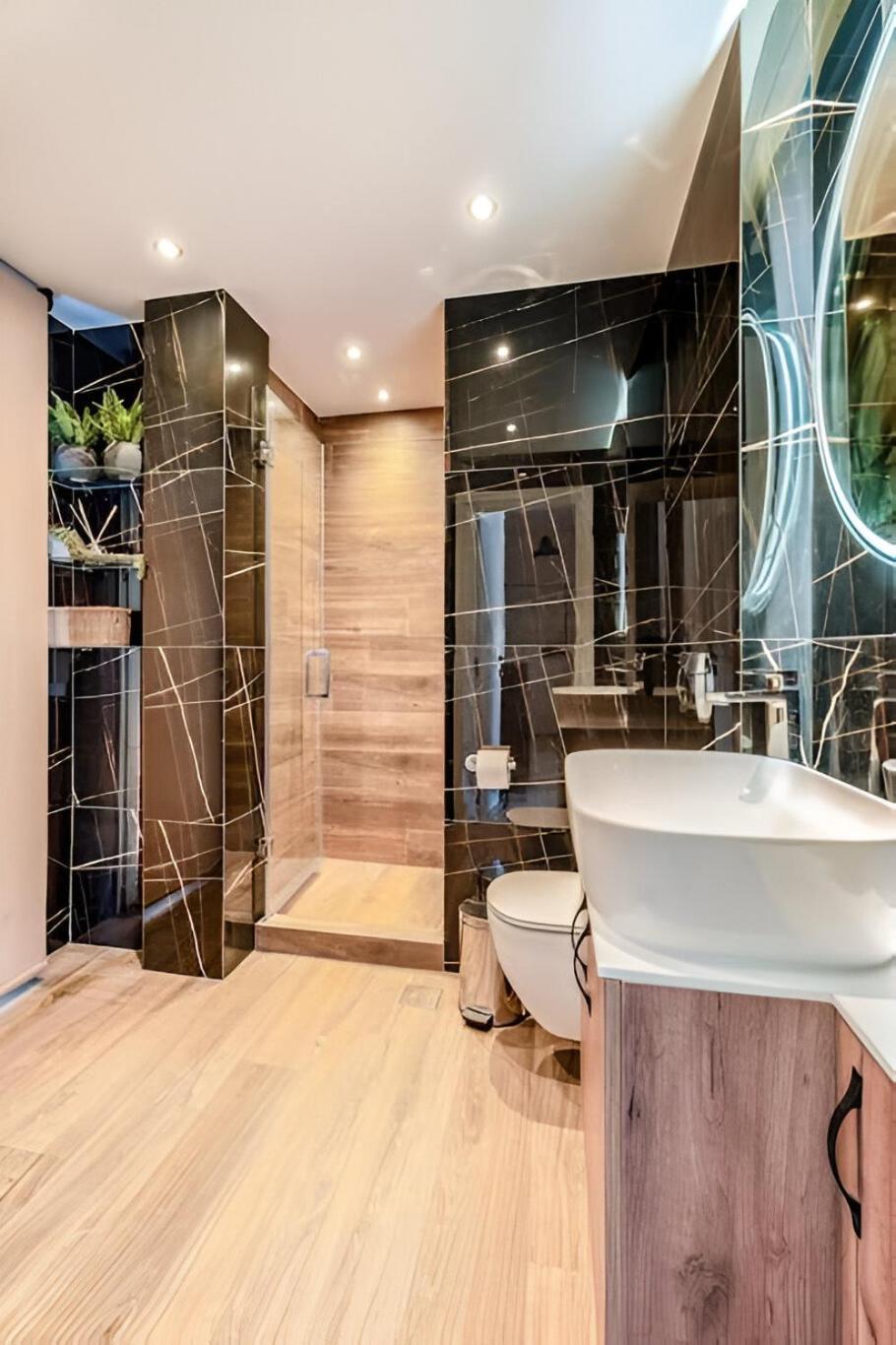 Elegant, Modern & Spacious Apartment In Thessaloniki With Balcony Esterno foto
