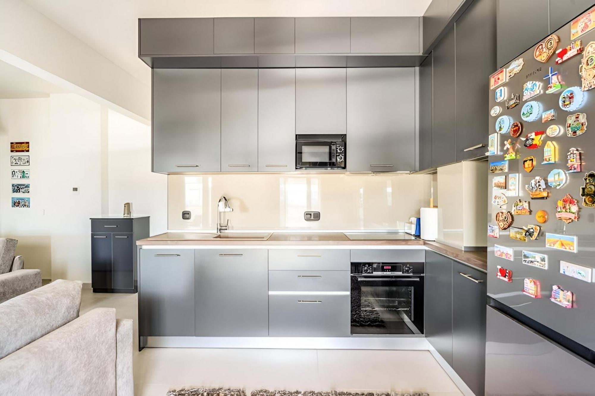 Elegant, Modern & Spacious Apartment In Thessaloniki With Balcony Esterno foto